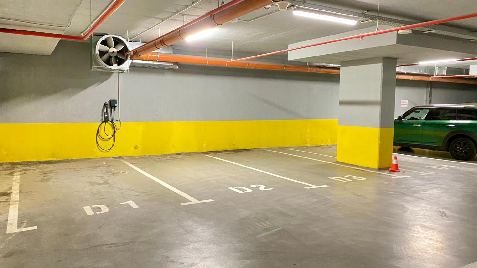 Arena Mall Galleria View And Securities Parking1